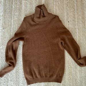 Uniqlo 100% Wool trutleneck